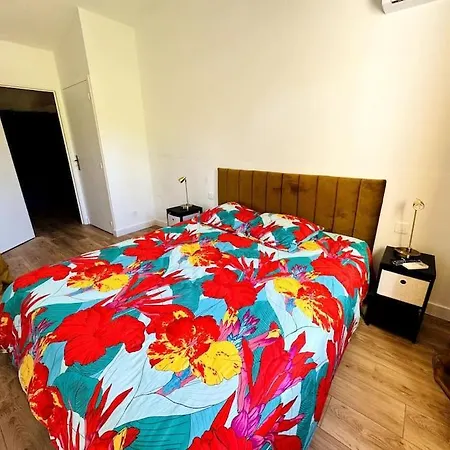 Vakantiehuis - Maison Avec Piscine *